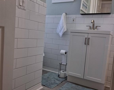 216 Berry Street - Photo Thumbnail 38
