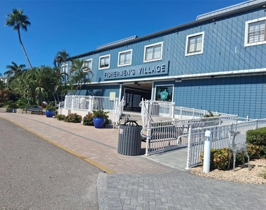 216 Berry Street - Photo Thumbnail 86