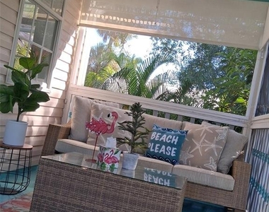216 Berry Street - Photo Thumbnail 54
