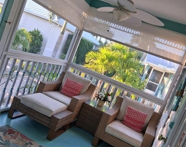 216 Berry Street - Photo Thumbnail 52