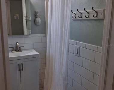 216 Berry Street - Photo Thumbnail 40