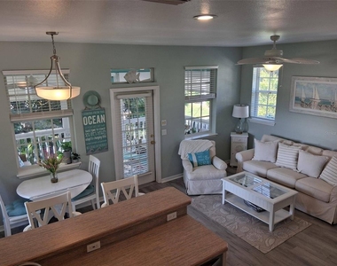 216 Berry Street - Photo Thumbnail 19