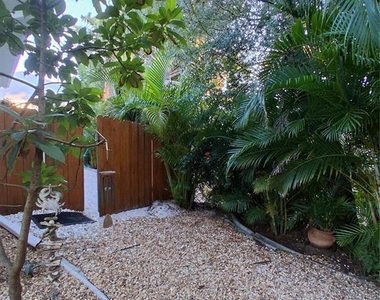 216 Berry Street - Photo Thumbnail 72