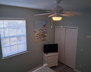 216 Berry Street - Photo Thumbnail 36