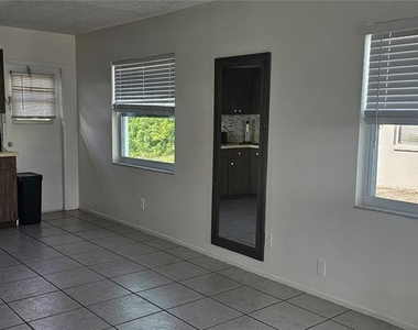 12048 Henley Avenue - Photo Thumbnail 3
