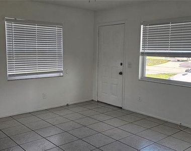 12048 Henley Avenue - Photo Thumbnail 4