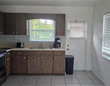 12048 Henley Avenue - Photo Thumbnail 2