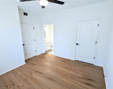 4130 Central Sarasota Pkwy - Photo Thumbnail 11