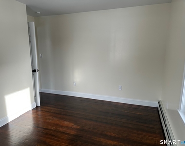 713 Main Street - Photo Thumbnail 6