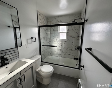 713 Main Street - Photo Thumbnail 5
