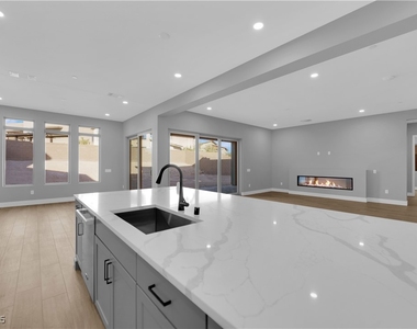 10648 Stone Ledge Avenue - Photo Thumbnail 15