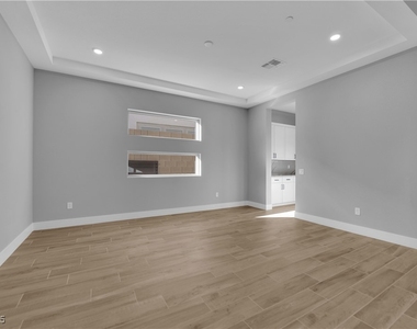 10648 Stone Ledge Avenue - Photo Thumbnail 20