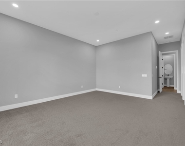 10648 Stone Ledge Avenue - Photo Thumbnail 26
