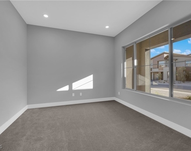 10648 Stone Ledge Avenue - Photo Thumbnail 23