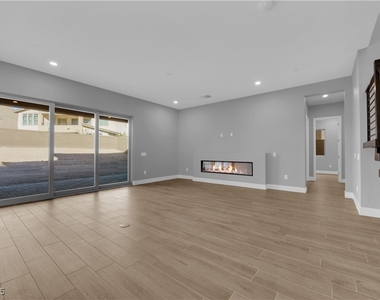 10648 Stone Ledge Avenue - Photo Thumbnail 4