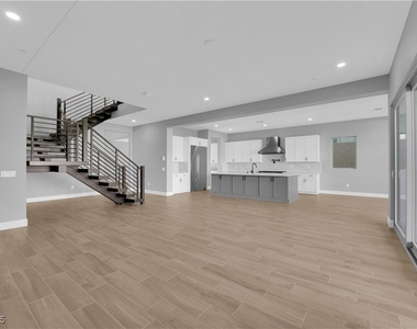 10648 Stone Ledge Avenue - Photo Thumbnail 6