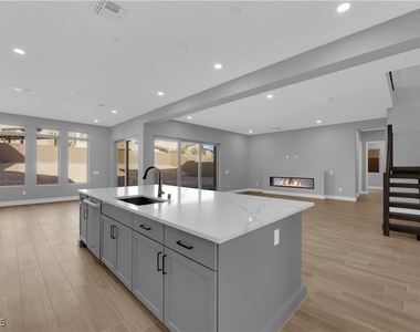 10648 Stone Ledge Avenue - Photo Thumbnail 9