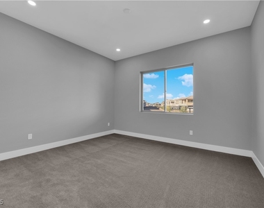 10648 Stone Ledge Avenue - Photo Thumbnail 39
