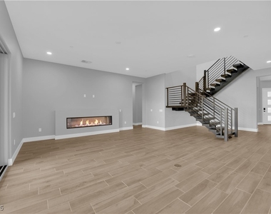10648 Stone Ledge Avenue - Photo Thumbnail 7