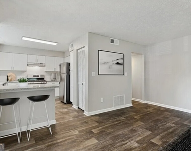 7600 Roswell Road - Photo Thumbnail 2