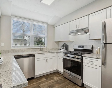 7600 Roswell Road - Photo Thumbnail 1