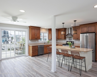 912 Ocean Avenue - Photo Thumbnail 2