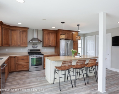 912 Ocean Avenue - Photo Thumbnail 6