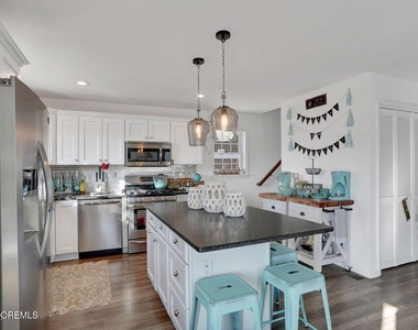 304 6th Avenue - Photo Thumbnail 3