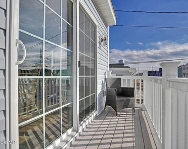 304 6th Avenue - Photo Thumbnail 12