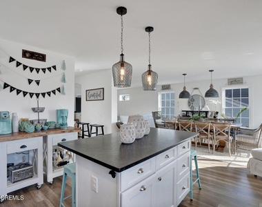 304 6th Avenue - Photo Thumbnail 2