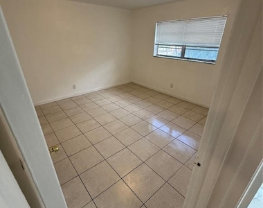 6840 Pembroke Road - Photo Thumbnail 8