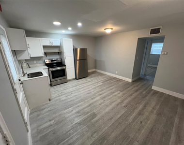 6840 Pembroke Road - Photo Thumbnail 12