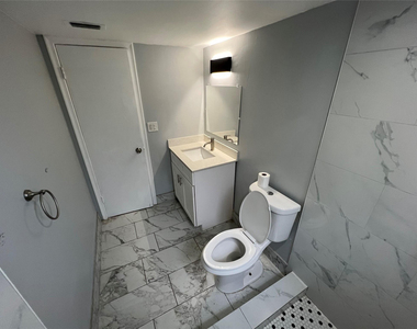 6840 Pembroke Road - Photo Thumbnail 5