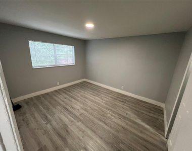 6840 Pembroke Road - Photo Thumbnail 2