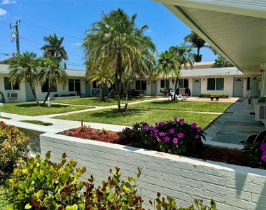 120 Ne 10th Avenue - Photo Thumbnail 3