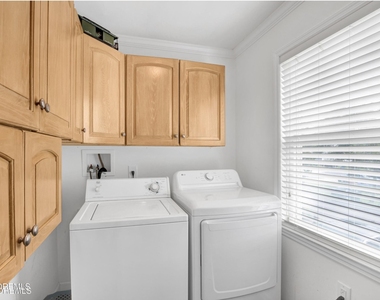 296 Alabama Avenue - Photo Thumbnail 7