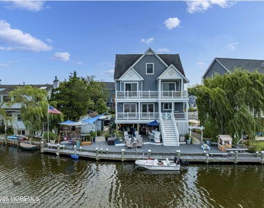 296 Alabama Avenue - Photo Thumbnail 2