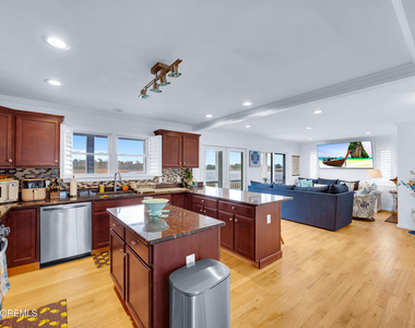 296 Alabama Avenue - Photo Thumbnail 21