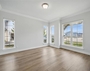 3010 Barefoot Lane - Photo Thumbnail 4