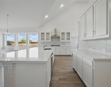 3010 Barefoot Lane - Photo Thumbnail 25