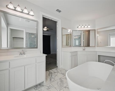 3010 Barefoot Lane - Photo Thumbnail 31