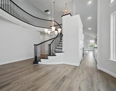 3010 Barefoot Lane - Photo Thumbnail 7