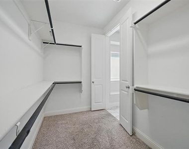 3010 Barefoot Lane - Photo Thumbnail 30