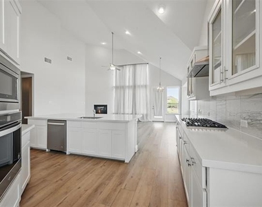 3010 Barefoot Lane - Photo Thumbnail 20