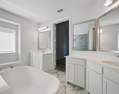 3010 Barefoot Lane - Photo Thumbnail 32