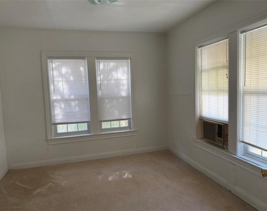 1942 Lincoln Drive - Photo Thumbnail 4
