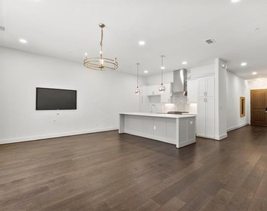 15875 Spectrum Drive - Photo Thumbnail 4