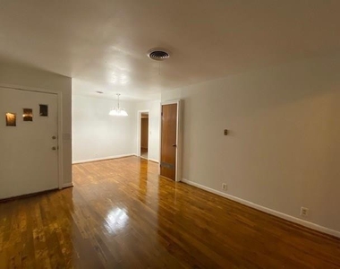 506 S Arizona Drive - Photo Thumbnail 2