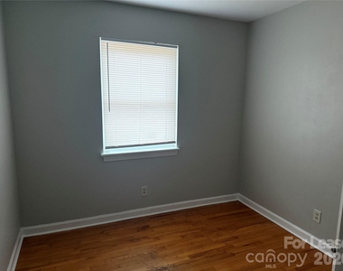 833 4th Avenue Sw - Photo Thumbnail 3