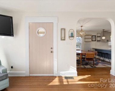 5712 Oak Drive - Photo Thumbnail 4